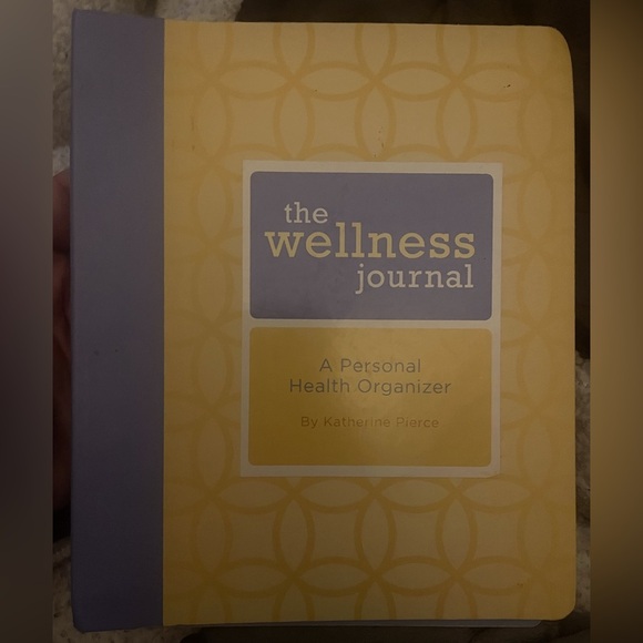 2/$25 🅢🅐🅛🅔 The Wellness Journal: A Personal Health Organizer tab/cardholder - Picture 1 of 4